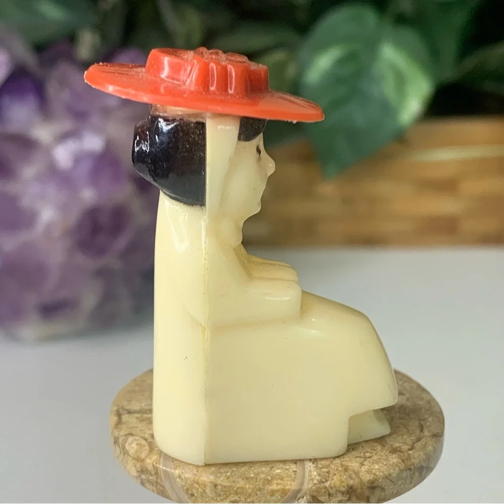 Vintage 1950's Model T Ford Car Salt Pepper Shaker Female Passenger Figurine 1.9